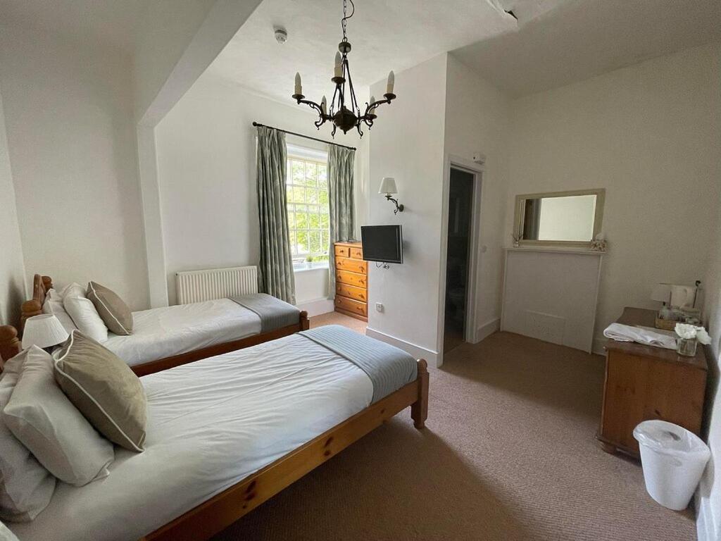 サウサンプトン George & Falcon Bed & Breakfast エクステリア 写真